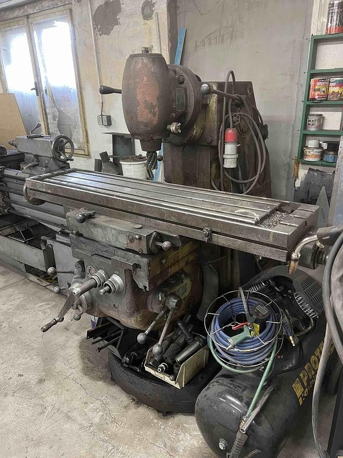 Universall milling machine TOS FA 2U