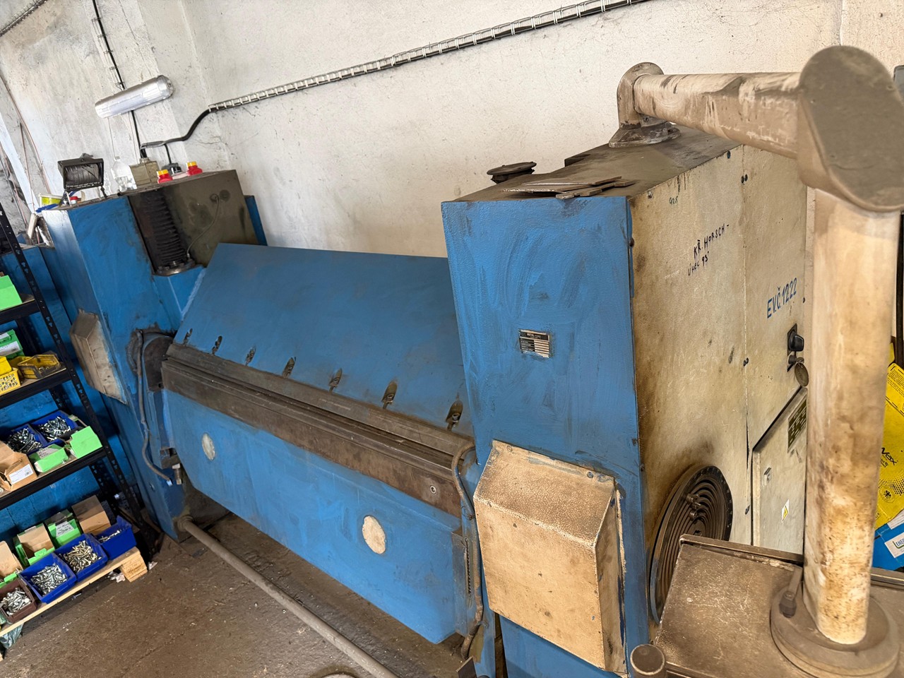 Ohýbačka plechů Metal Pres XON 2000/6C