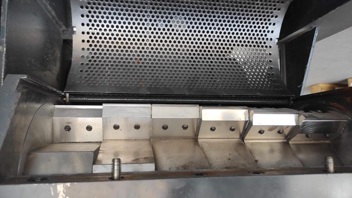 Použitý SHINI Drtič plastů