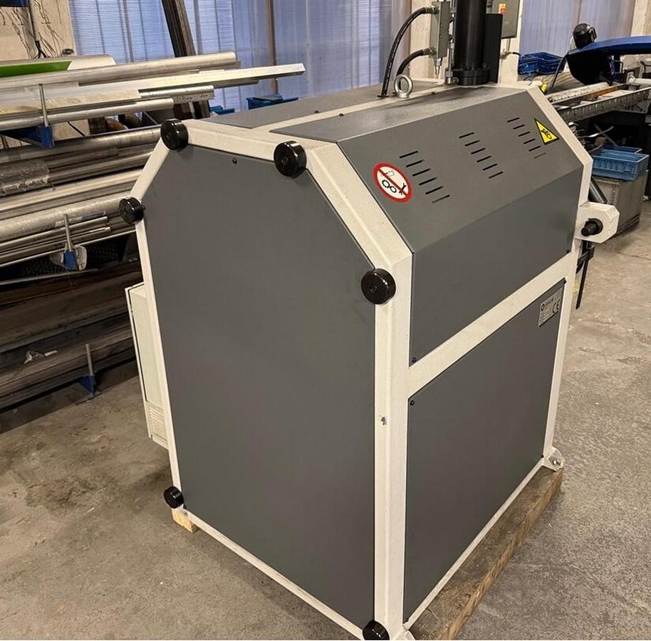 Použitý AMOB MAH 40/3 CNC
