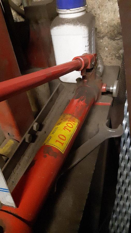 Gebraucht Holzinger Hydraulische Presse