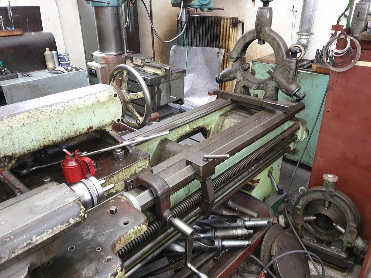 Used Bulharsko Centre Lathe