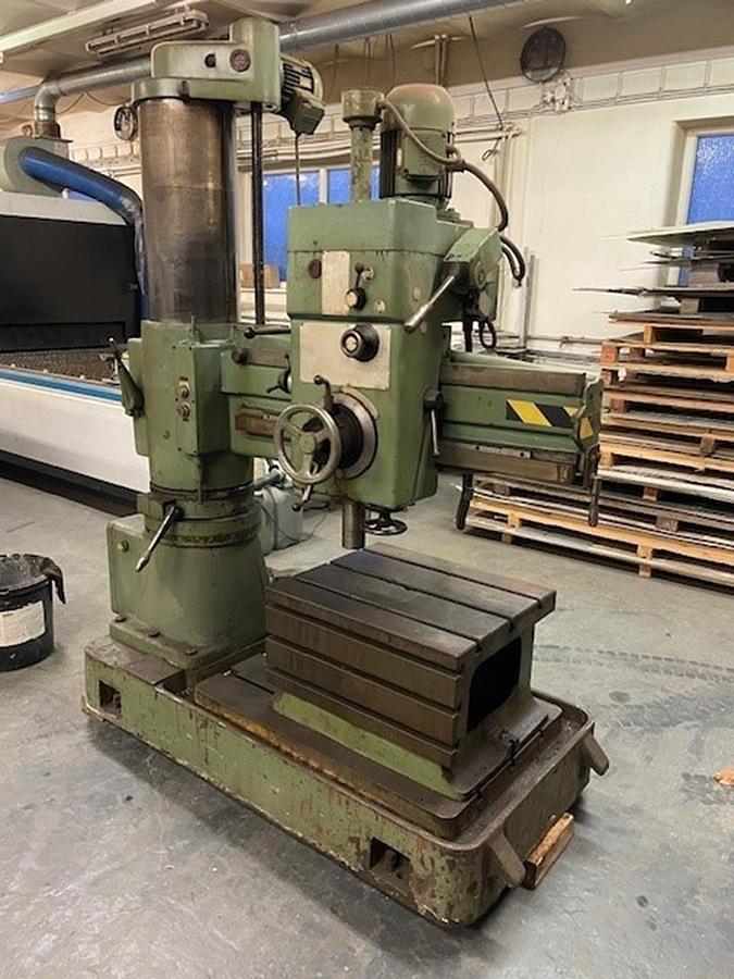 Used KIKINDA Radial drilling machine