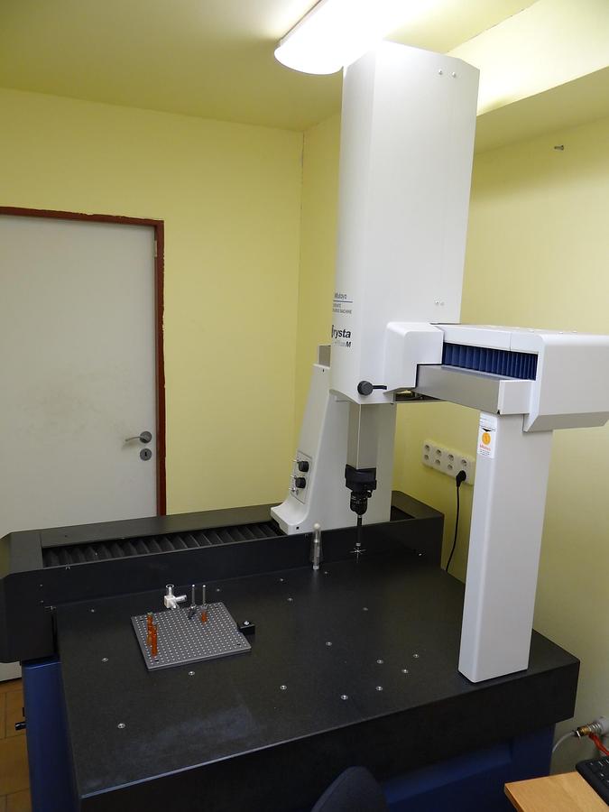 Used Mitutoyo Crysta plus M 574