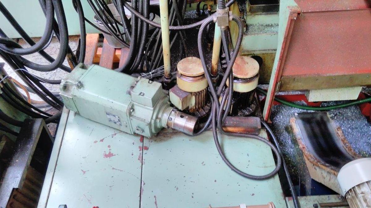 Used TOS OHA 32 CNC