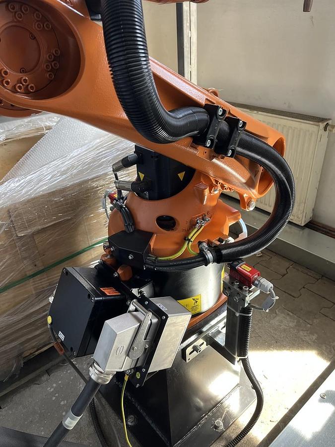 Robotizované svařovací pracoviště KUKA KR 5 ARC