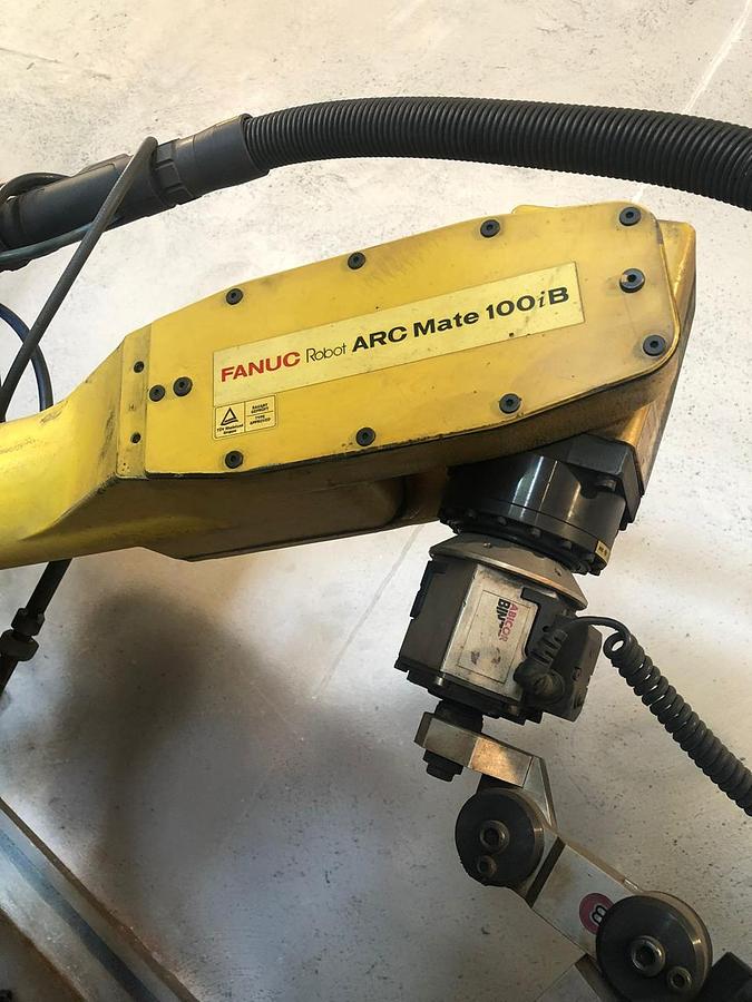 Použitý Fanuc ARC Mate 100iB