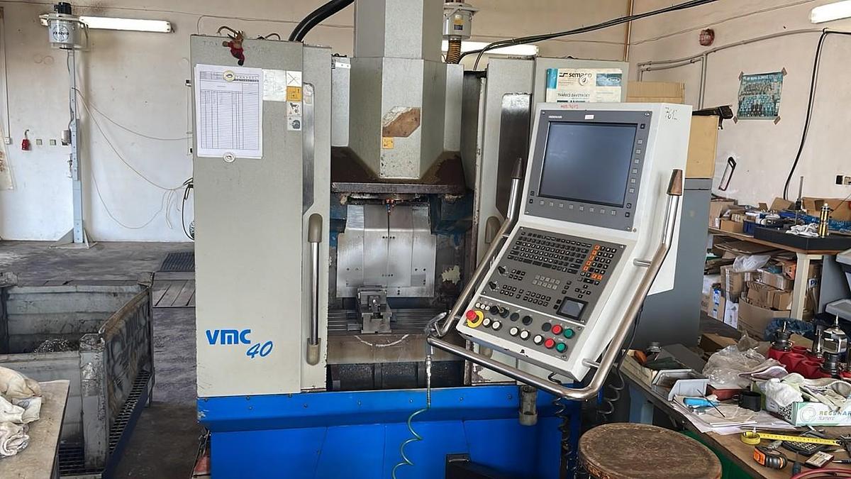 Machining center (vertical) Strojtos Lipník VMC 40