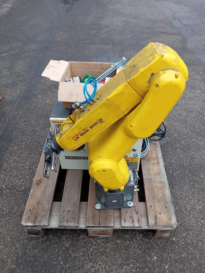 Used Fanuc LR Mate 200iD/7L