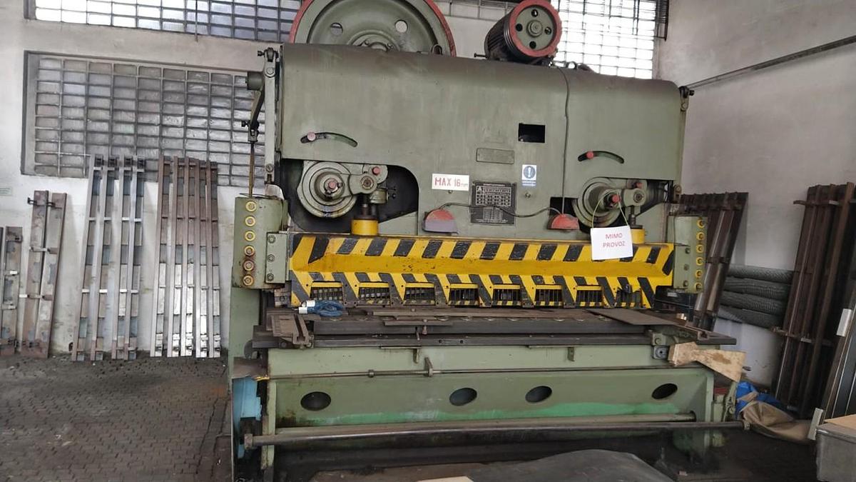 Plate shear CSEPEL 2150/16
