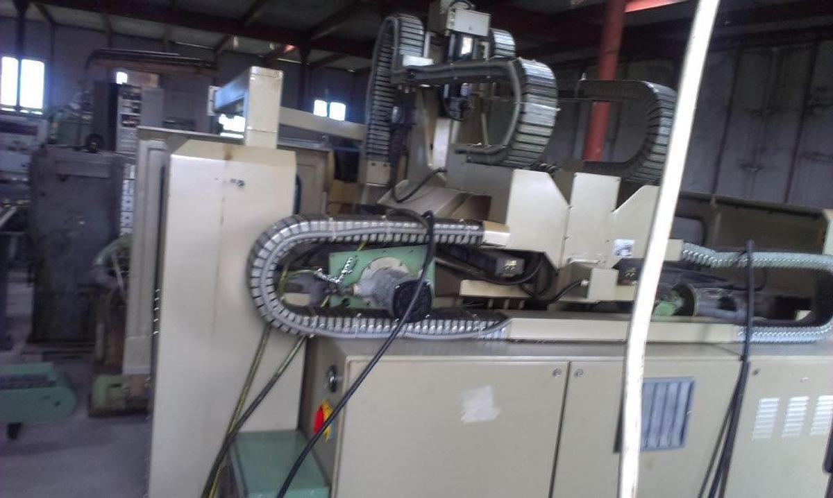 Gebraucht PRVOMAJSKA MCV 32/40 CNC
