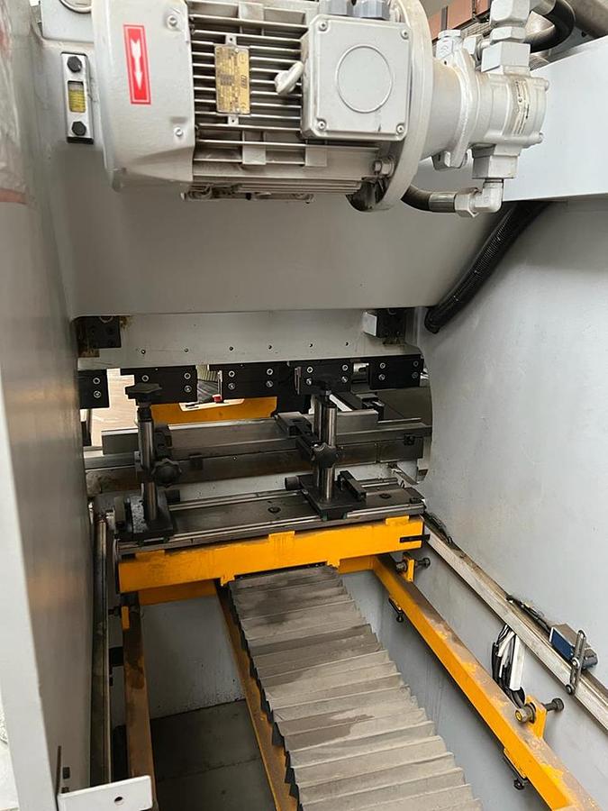 Použitý ERMAK MICRO-BEND 1040