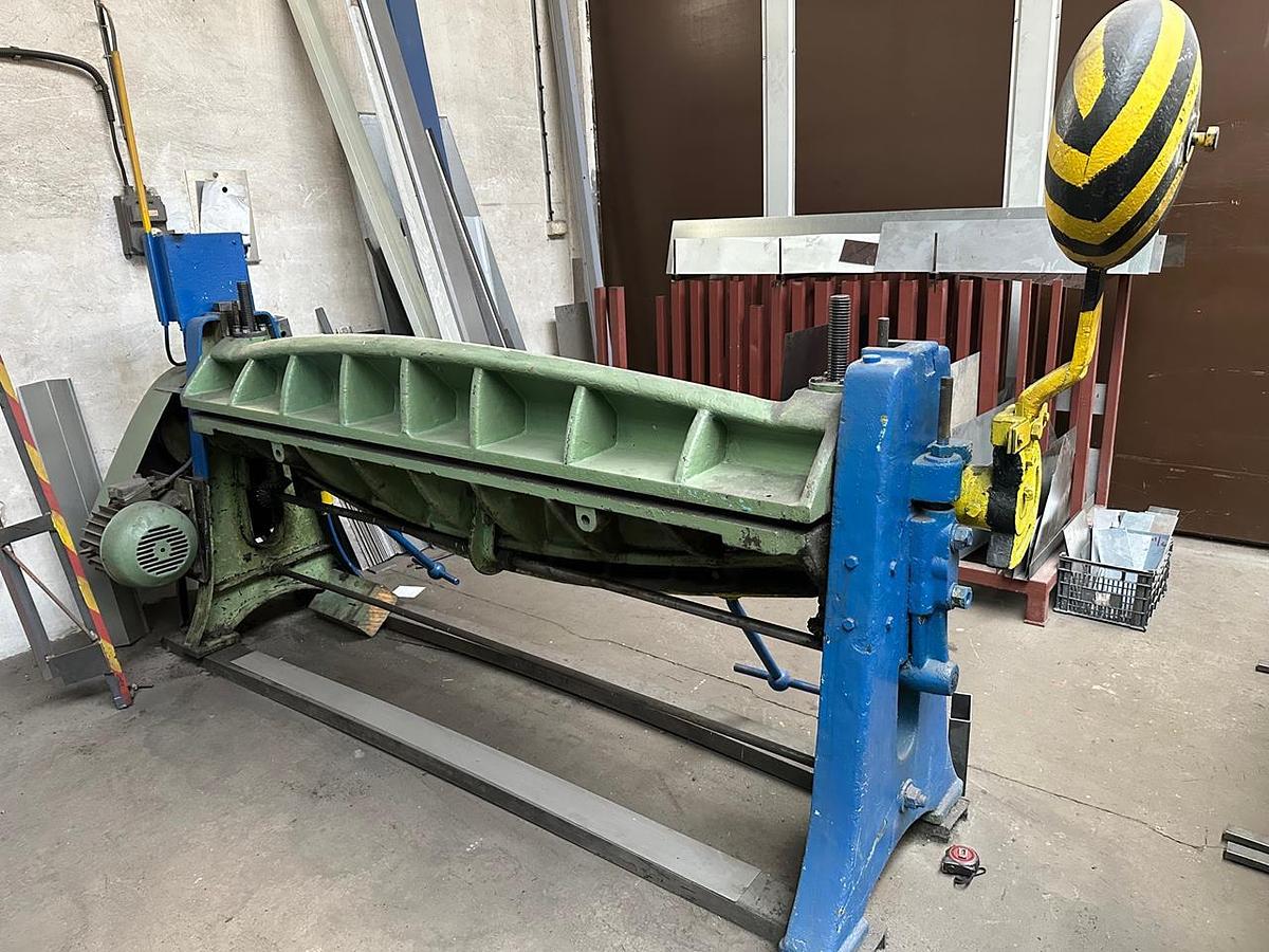 Použitý Ohýbačka plechů