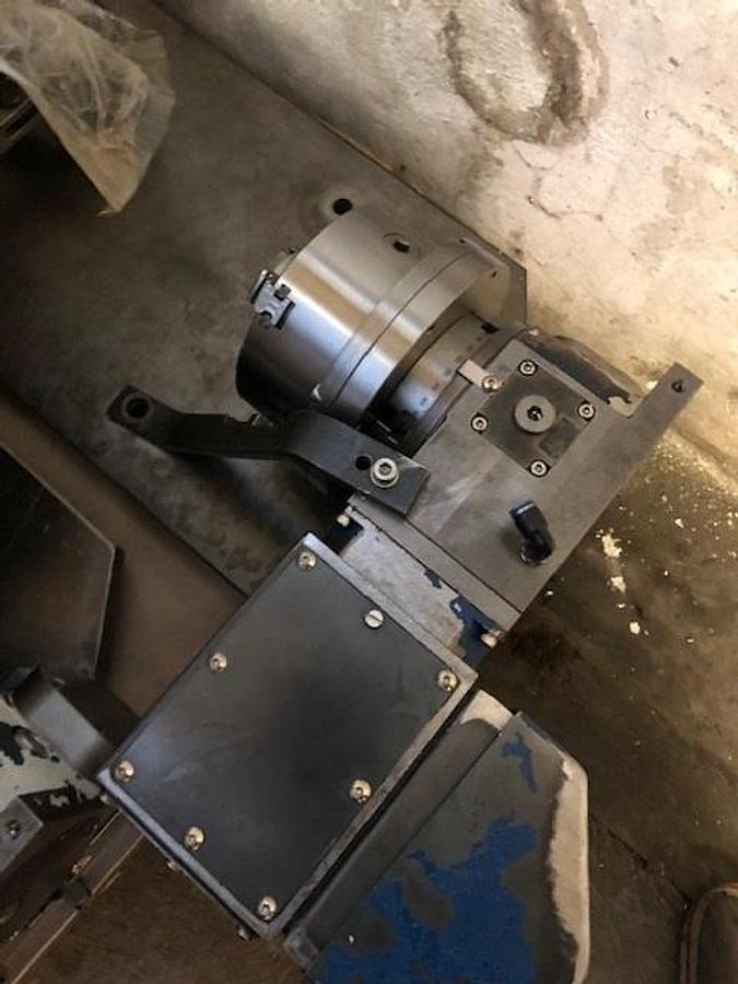 Použitý AKIRA SEIKI RMV 700 APC