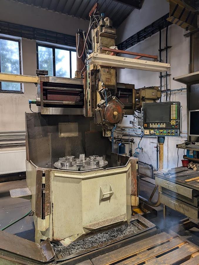 Gebraucht TOS SKJ 8 CNC
