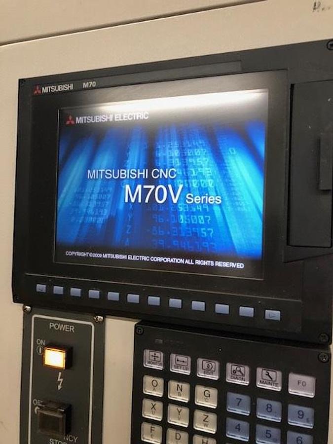 Použitý AKIRA SEIKI RMV 700 APC