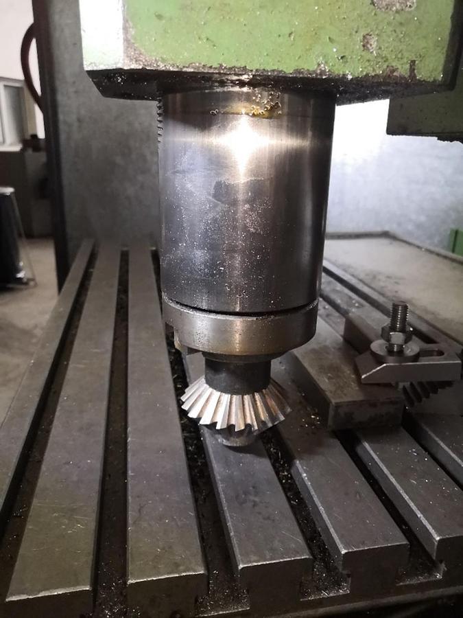 Used TOS FNGJ 32 D