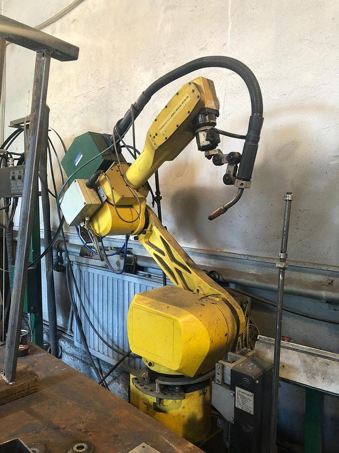 Used Fanuc ARC Mate 100iB