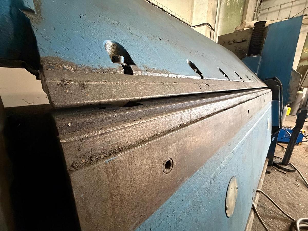 Ohýbačka plechů Metal Pres XON 2000/6C