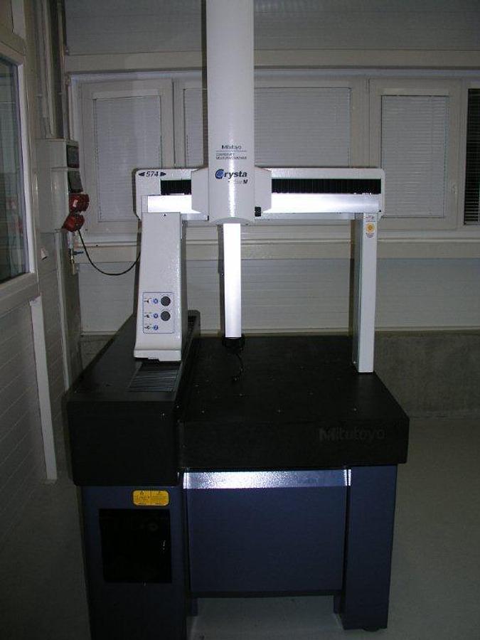 Used CRYSTA-PLUS M574 CMM