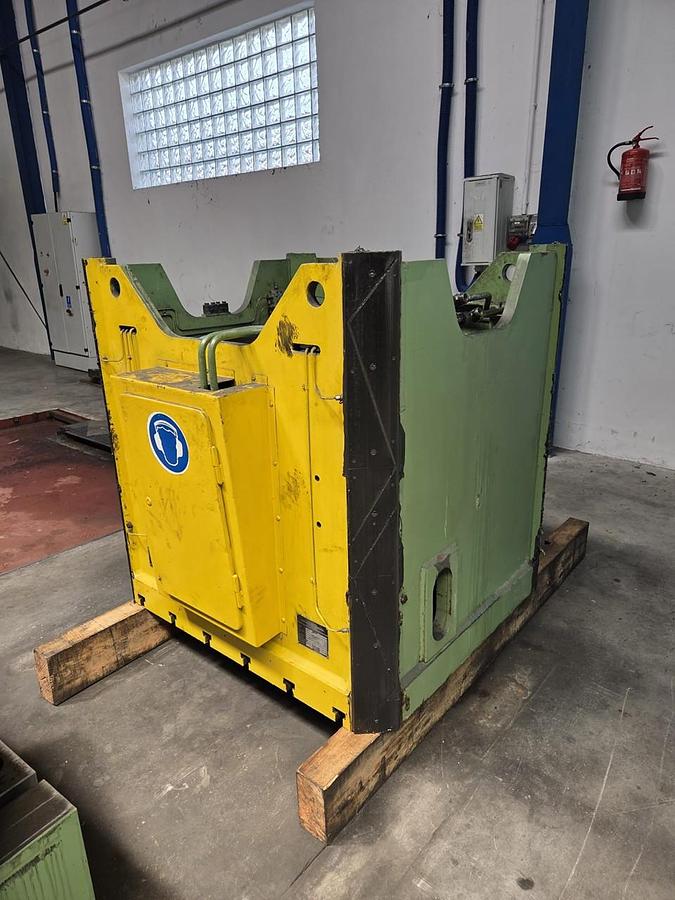 Hydraulický lis Dieffenbacher PO-F 1250 A