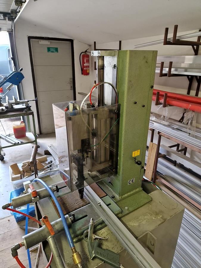 Used USM Německo Screwing machine