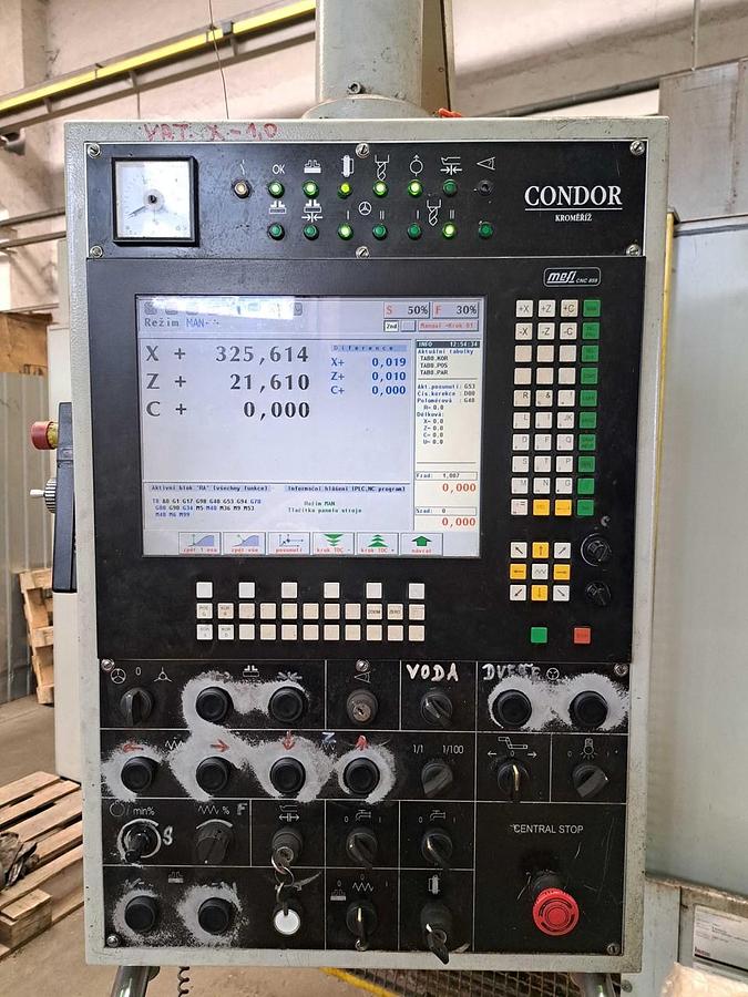 Gebraucht TOS SKQ 8 CNC