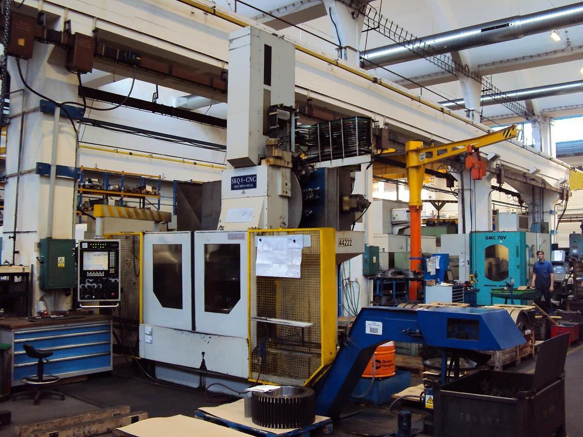 Used TOS SKQ 8 CNC