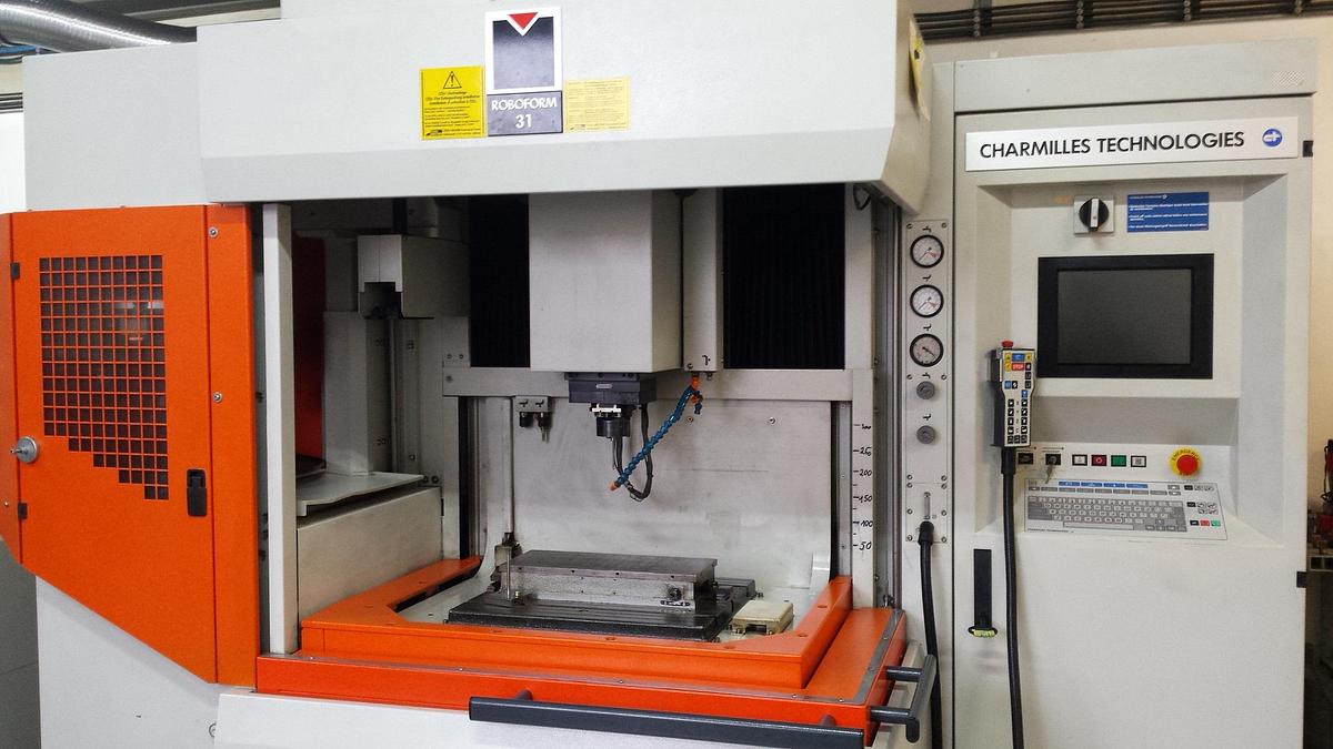 Used CHARMILLES TECHNOLOGIES Roboform 31
