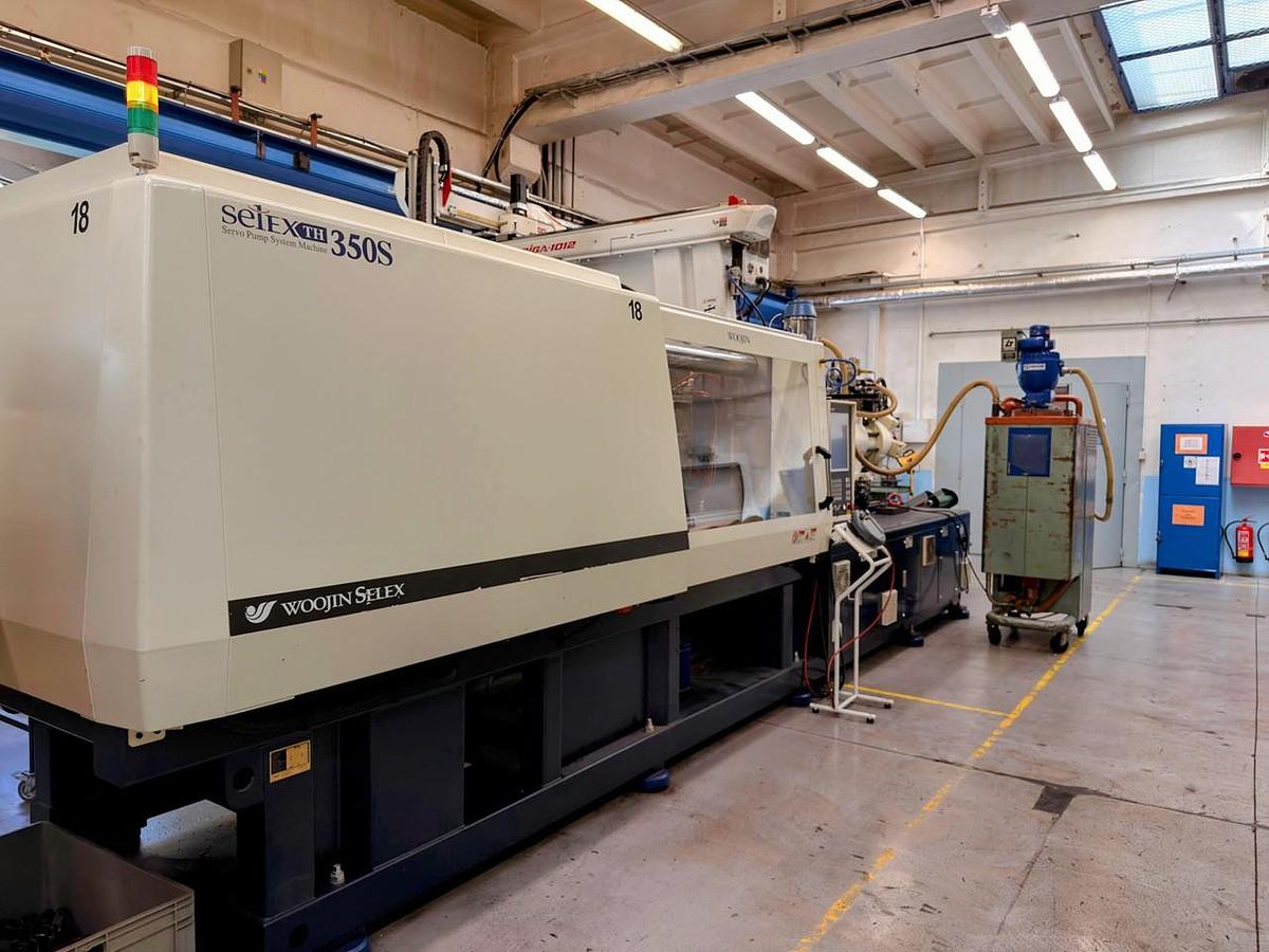 Injection press Woojin Selex TH 350S