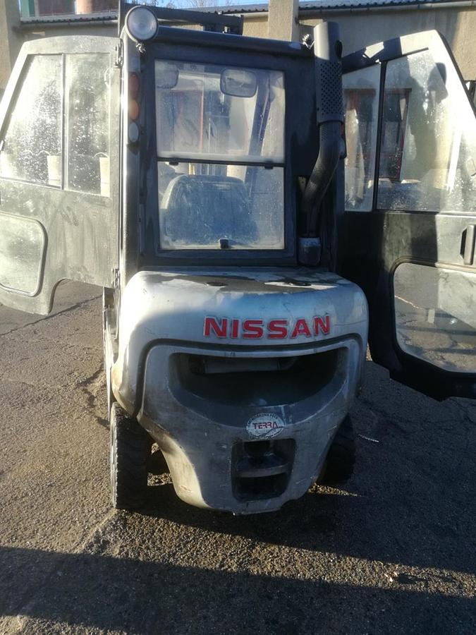 Used NISSAN Y1D2A25Q