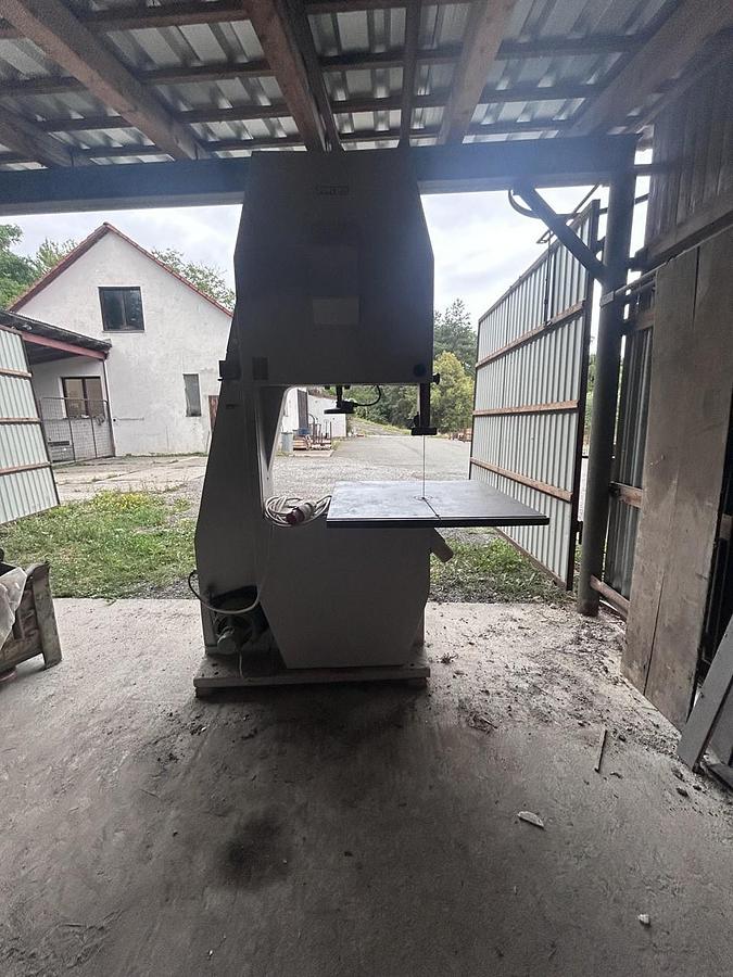 Pásová pila na dřevo JESAN PPN 801