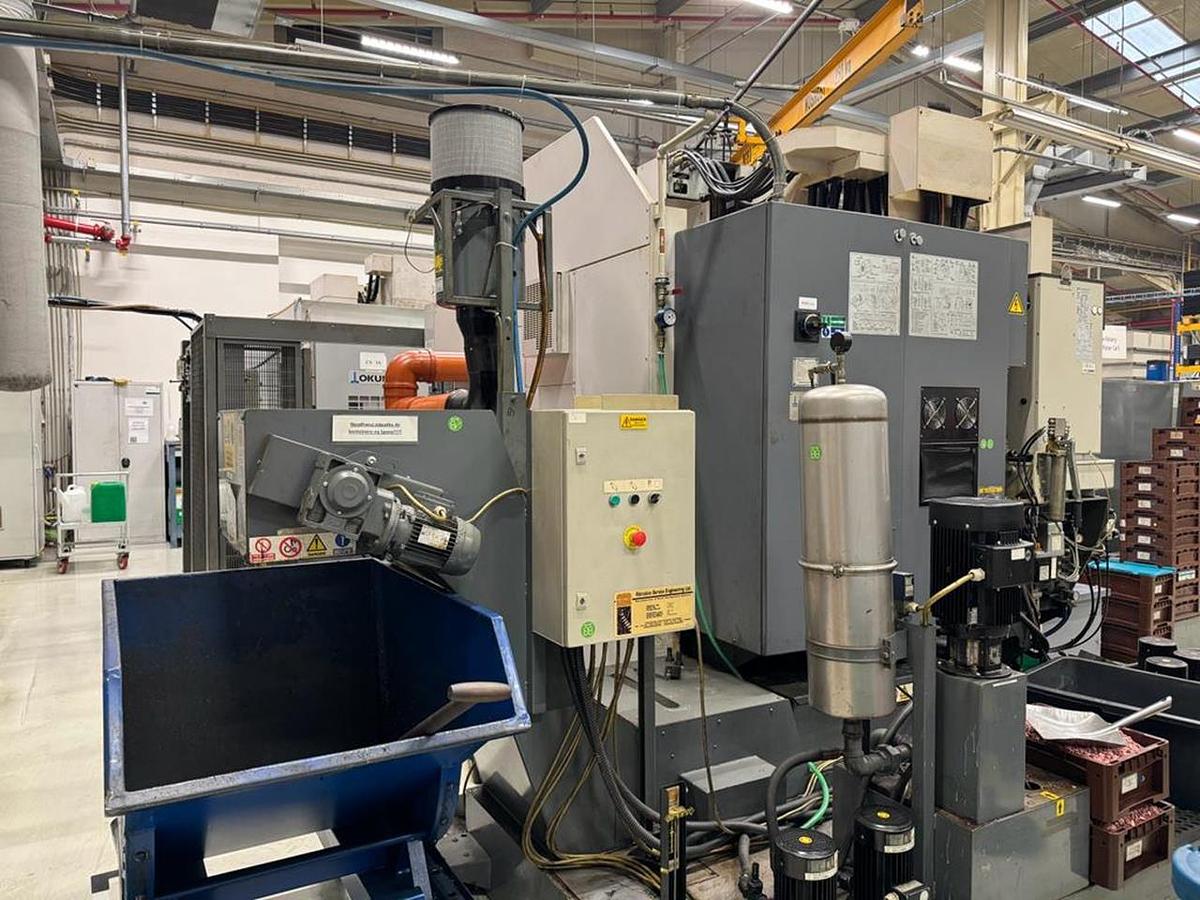 Used OKUMA MU 400 VA