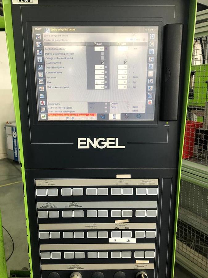 Použitý Engel Insert 330H 90