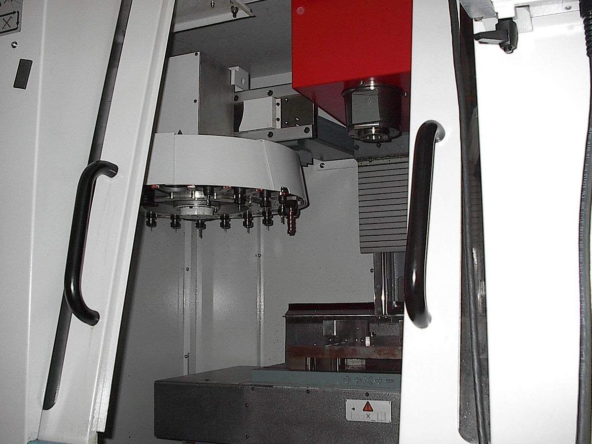 Used CINCINNATI ARROW 500 CNC