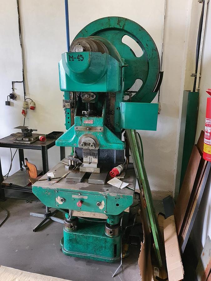 Used EBU 75