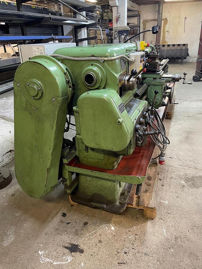Used VDF Centre Lathe