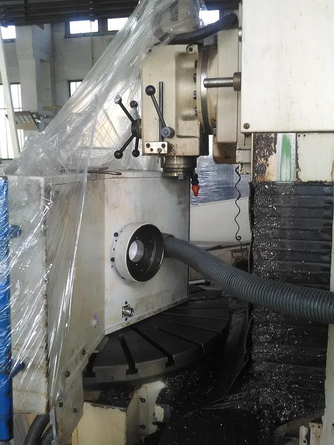 Použitý MIKRON UME 710/900