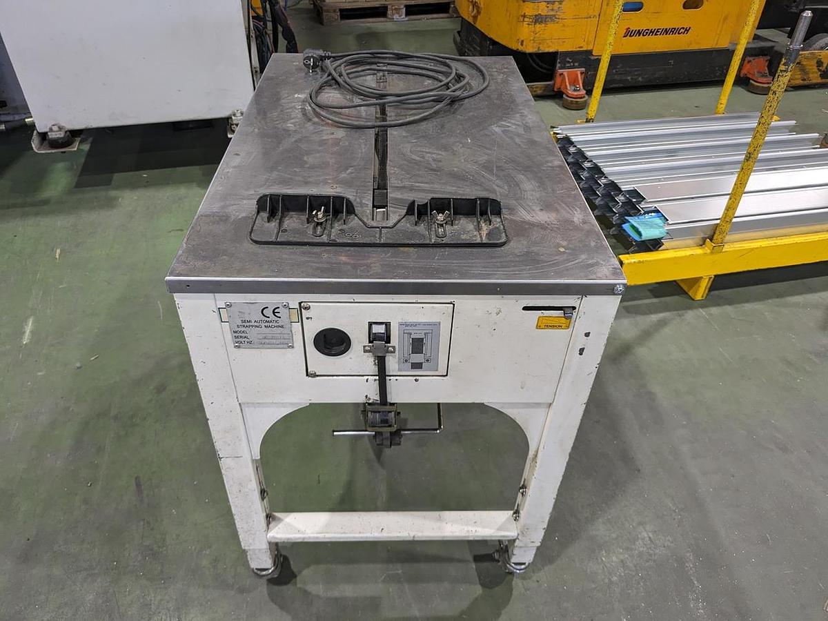 Gebraucht Halbautomatische Packer-/Banderoliermaschine SEMI AUTOMATIC STRAP