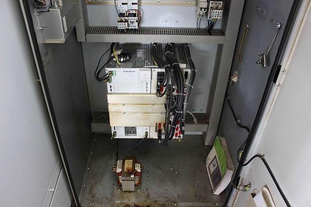 Gebraucht BRIDGEPORT VMC 1000