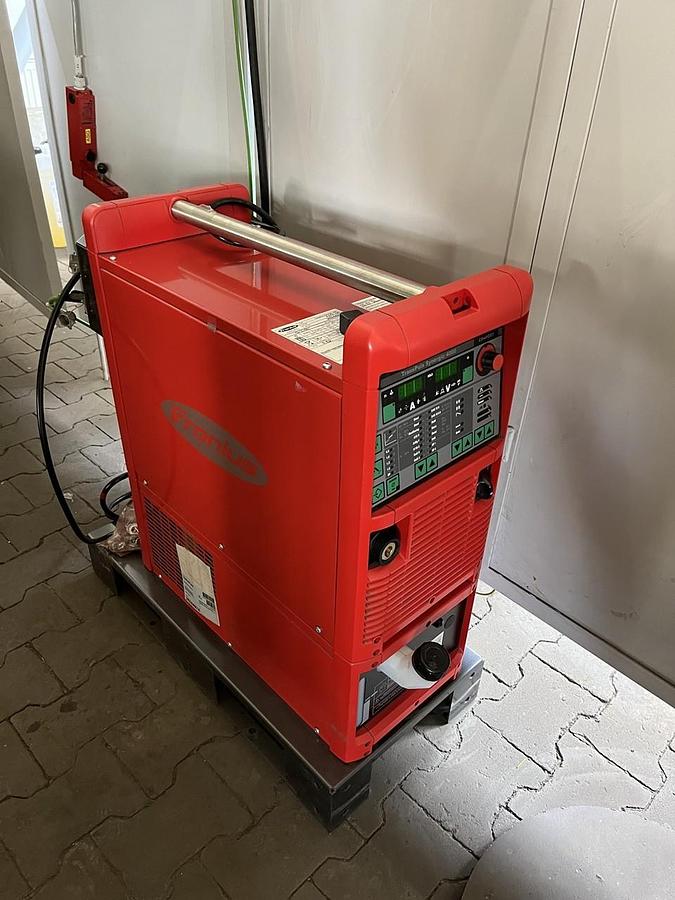 Robotizované svařovací pracoviště KUKA KR 5 ARC
