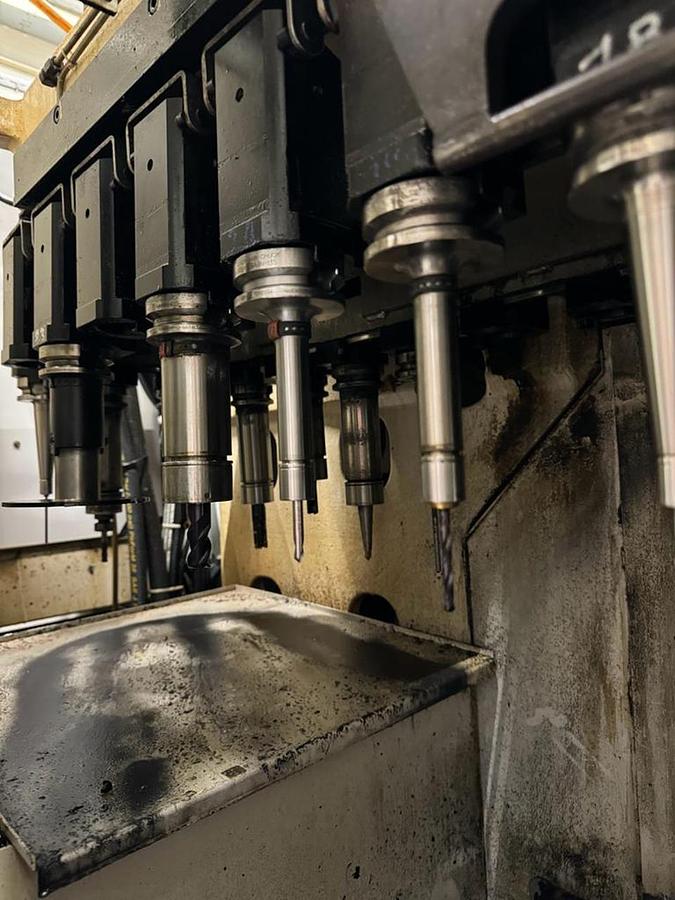 Used OKUMA MU 400 VA