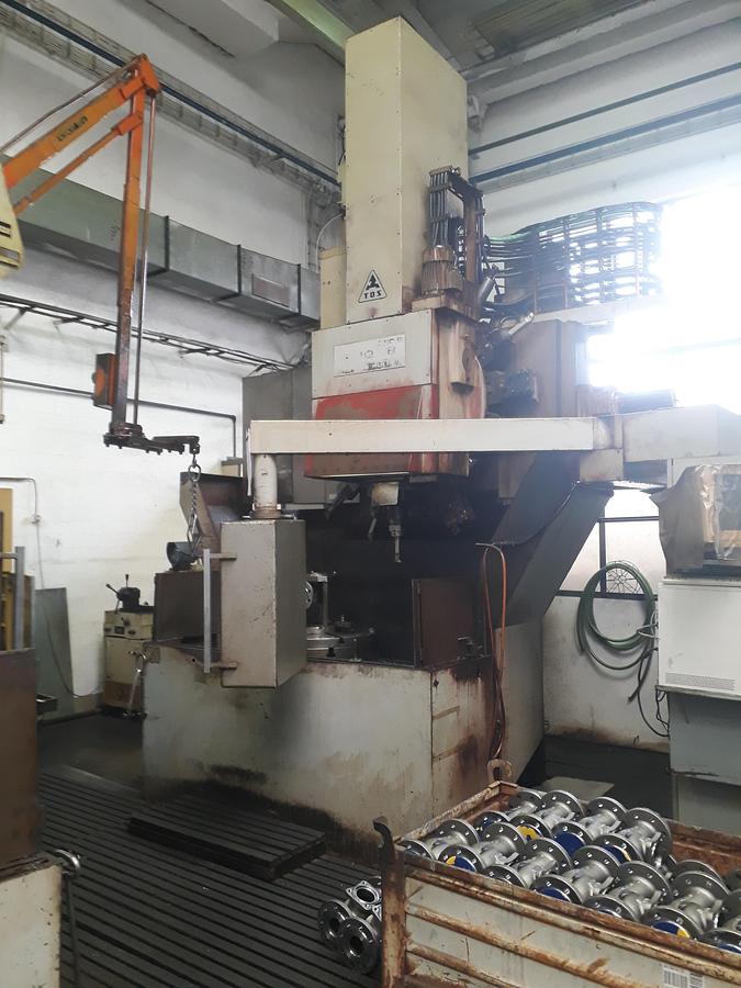 Used TOS SKIQ 8 CNC