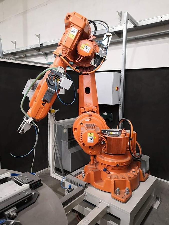 Used ABB IRB 6620 M2004