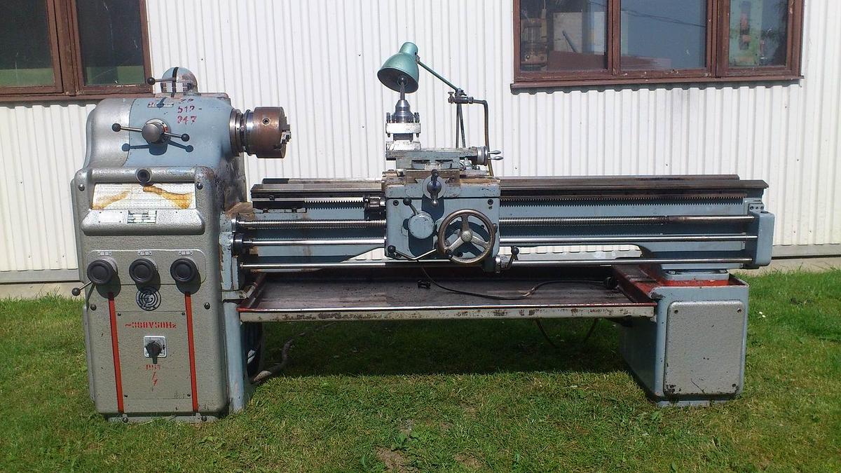 Used Centre lathe E 400/1500