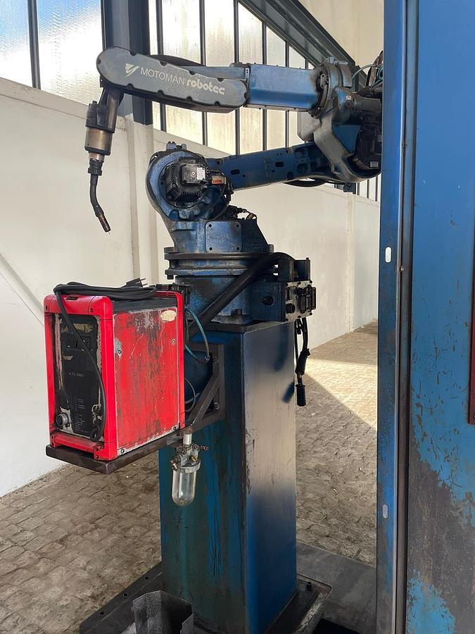 Used Motoman ROBOTEC EA1900