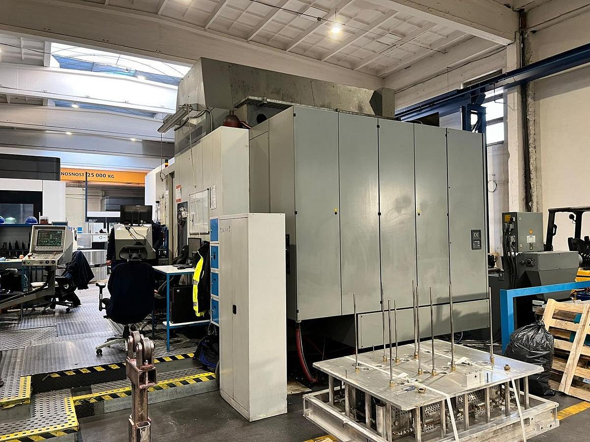 Used DECKEL MAHO DMU 200 P