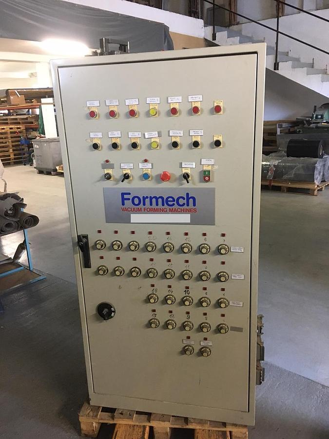 Použitý FORMECH Vakuový tvarovací automat