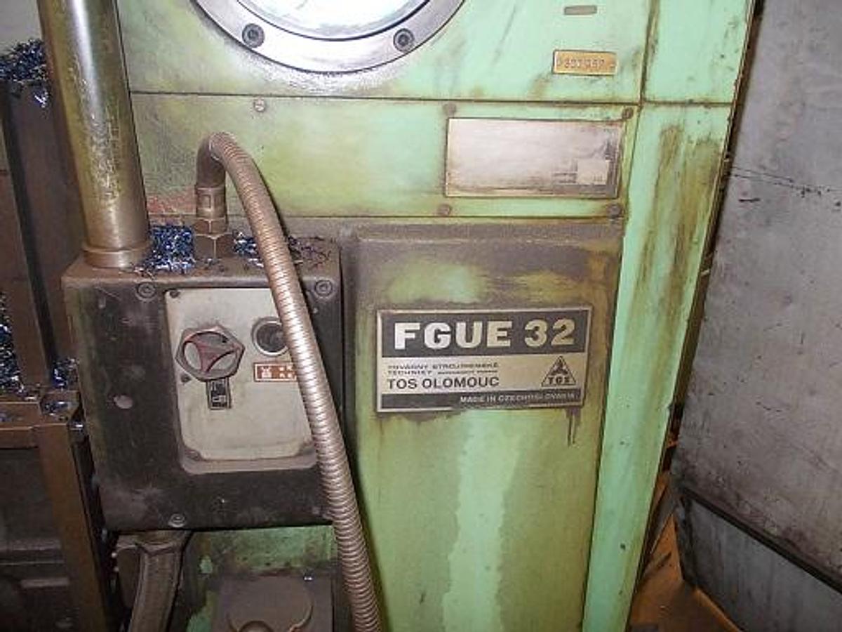 Použitý TOS FGUE 32