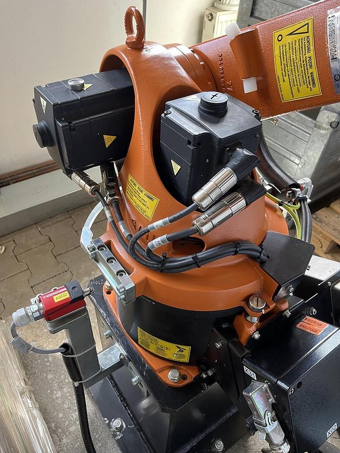 Robotizované svařovací pracoviště KUKA KR 5 ARC